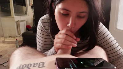 Я дражню свою зведену сестру, поки вона дивиться Діснея [Сперма]