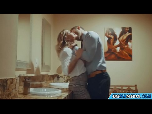 ❤️ Коли грудаста блондинка спокушає вас у громадському туалеті ❤❌ Порно на uk.com-full-porner.ru ❤